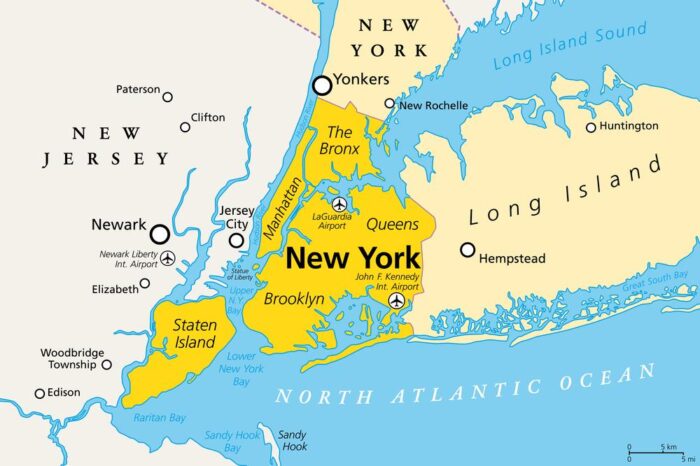 Political map of the New York City metropolitan area. Includes New York City, western Long Island and northeastern New Jersey. Also depicts New York's three major airports. Used to illustrate a post on how to get from Newark Airport to Manhattan